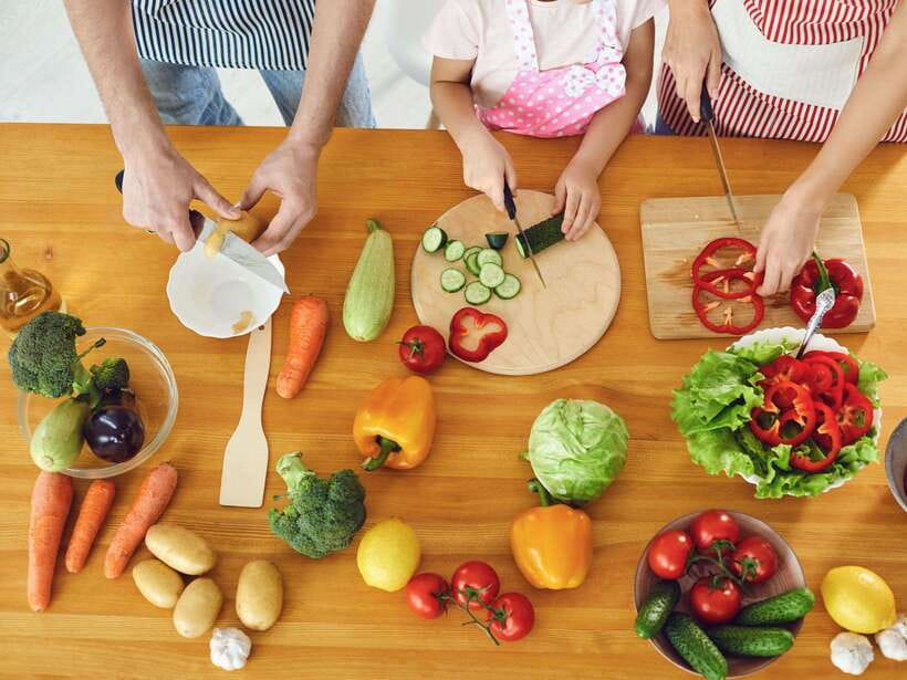 Dalat: Home Cooking Class with Central Market Tour - What the five-hour schedule feels like