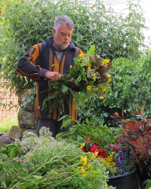 Douro Valley: Traditional Cooking Class, Farm Tour and Lunch - A farm welcome built around local food