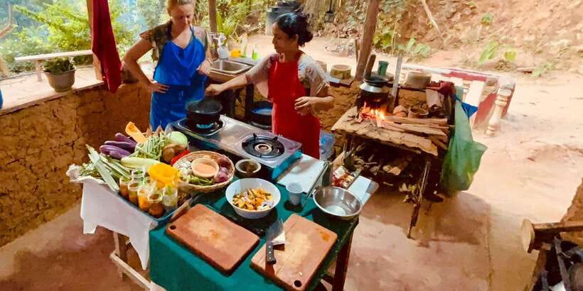 Ella: Sri Lankan Cooking Class with Neranji at Homestay - Choosing the special-dish menu