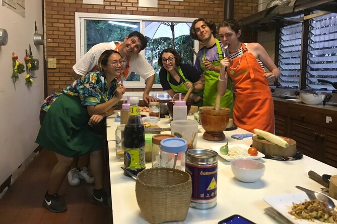 Evening Cooking Class - Pickup, meeting point, and group size
