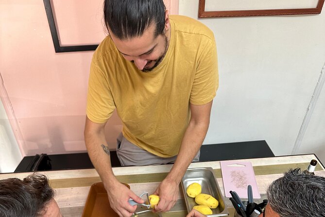 Evening Spanish Tapas Cooking Class with Live Guitar Music - Dates, bacon, and the flavors of Elche