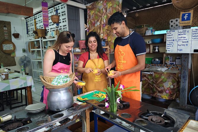 Evening Thai cooking class - What the small group changes