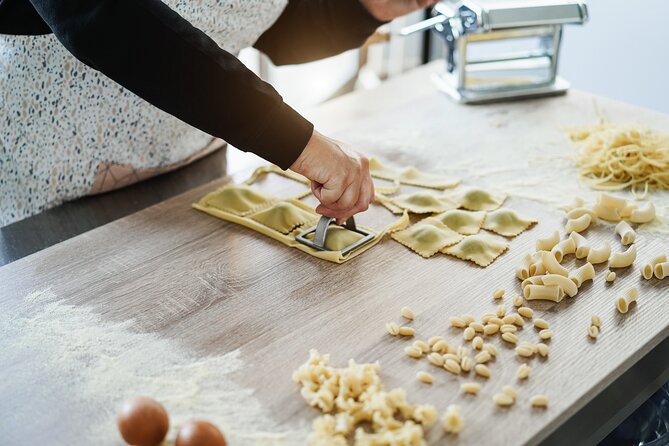 Every Day Cooking Class in Lucca Italy - Starting with wine, aperitivo, and Italian food culture