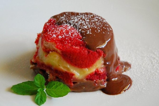Exclusive Cooking Lessons in Tuscany with a Professional Chef - Group size, table service, and extra costs