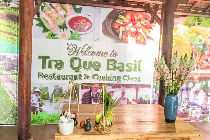 Farmer & cooking class package - Cooking prawn spring rolls and Hoi An rice pancakes