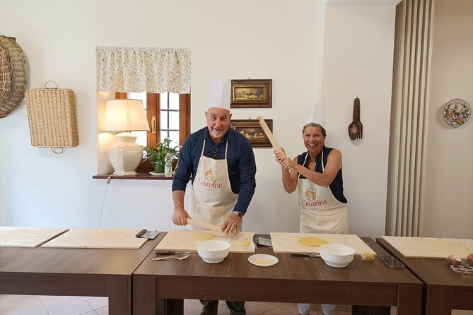 Fettuccine & Ravioli Class in Assisi’s Home-Style Cooking School - What happens during the 2-hour-15-minute class