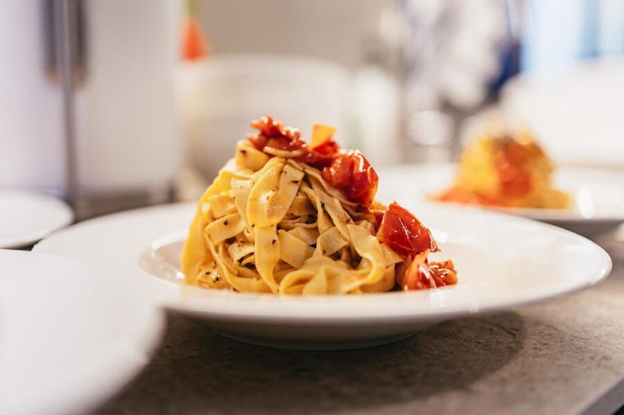 Florence: Pasta and Tiramisu Cooking Class with Local Host - The first taste: aperitivo and local conversation