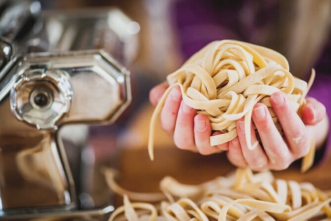 Florence: Pasta Cooking Class with Unlimited Wine - Pasta making in a Florence tower