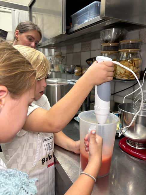 Florence: Pizza and Gelato Cooking Class - The teaching style and changing chef lineup