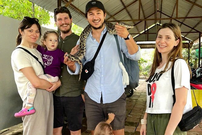 From Ho Chi Minh: Mekong Delta Can Tho Floating Market 2-Day Tour - Vinh Trang Pagoda offers a calm first stop