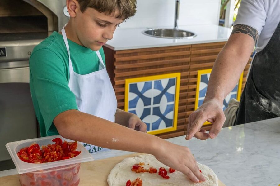 From Sorrento: Pizza-Making Class w/ View of Mount Vesuvius - Who should book this experience?
