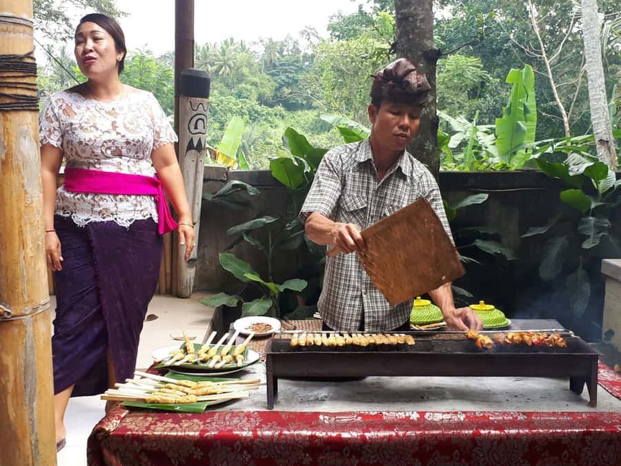 From Ubud: Authentic Cooking Class in a Local Village - A rice plantation stop adds context to the meal