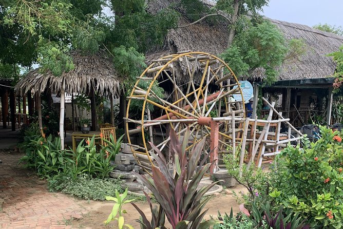 Full Experience Tour: Cooking Class & Basket Boat at Eco-Village - Cooking with the Hoang family