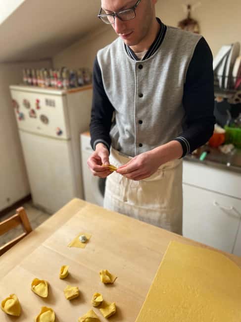 Funny cooking class with chef Antonino - Making Bologna pasta in a four-person kitchen