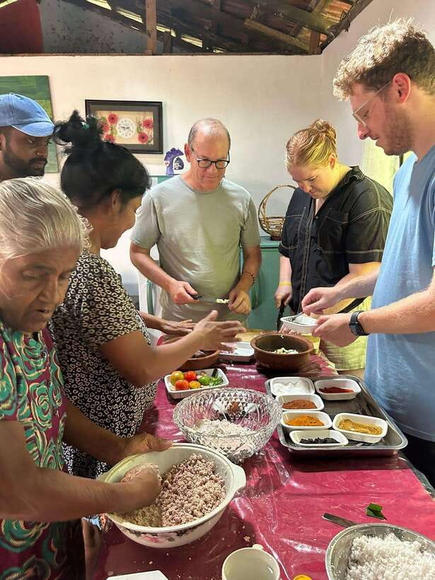 Galle: Traditional Sri Lankan Cooking Class - A family kitchen near Galle