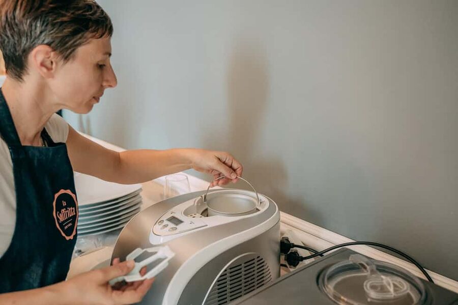 Gelato Making Class in Bologna City center Cooking School - Who should book this experience?