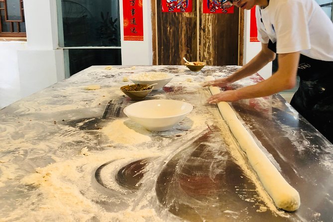 Half day Chengdu Dumpling Class: Make from Scratch - What the guides add to the day