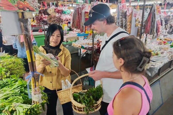 Half Day Chiang Mai Cooking Class and Market Taste Tour - Why the limited group size improves the class
