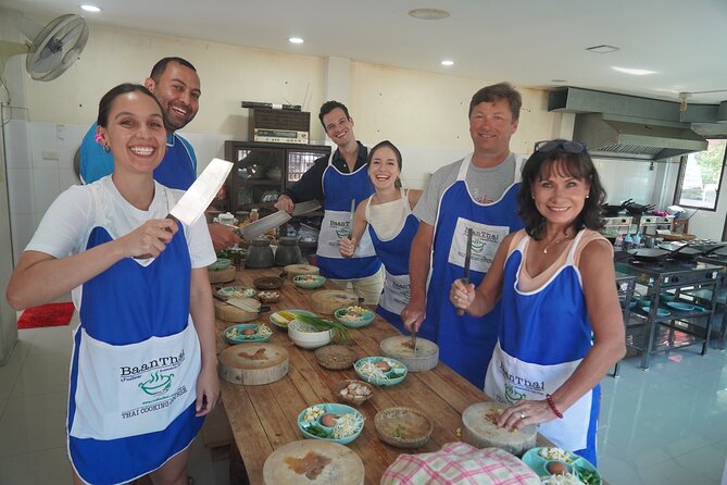 Half Day Guided Thai Cooking Class in Chiang Mai - Meeting point, pickup, and the four-and-a-half-hour schedule