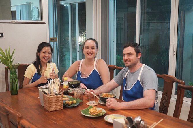 Half Day Guided Thai Cooking Class in Chiang Mai - Learning with clear English instruction