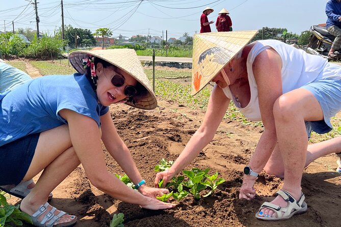 Hand on Vietnamese Cooking class with Ms hanh - Starting in Hoi An’s local market