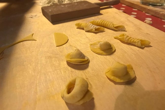 Hands on Italian Cooking Classes - Cooking Umbrian food at Farmhouse La Volpe E L’Uva