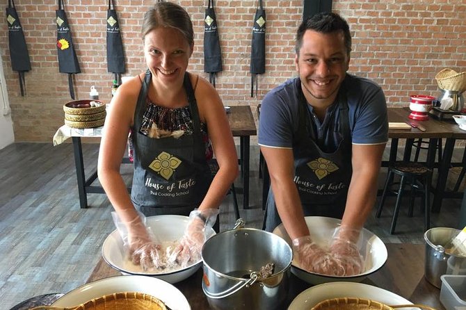 Hands on Thai Cooking Class and Market Tour - Four dishes, with curry paste made from scratch