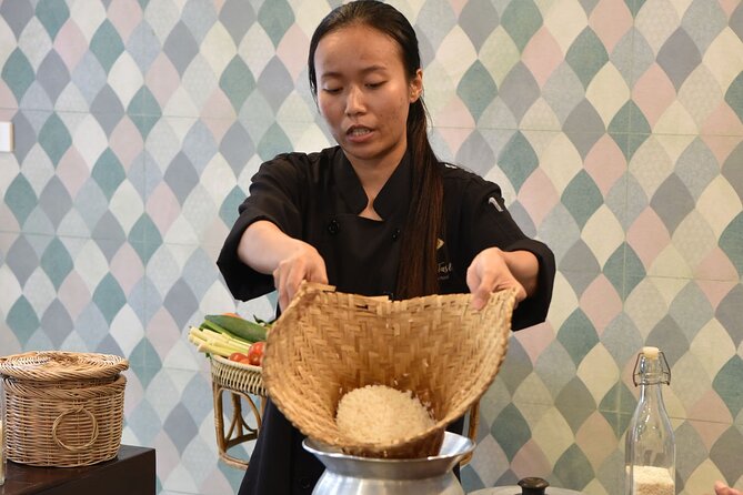 Hands On Thai Cooking Class & Market Tour in Sathon, Bangkok - Curry paste and coconut milk from scratch