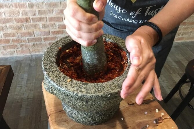 Hands-on Thai Cooking Class & Market Tour in Sukhumvit - Getting there and handling the practical details
