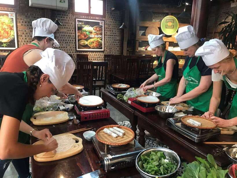 Hanoi Food Adventure: Vietnamese Market Tour & Cooking Class - Dietary needs and private arrangements