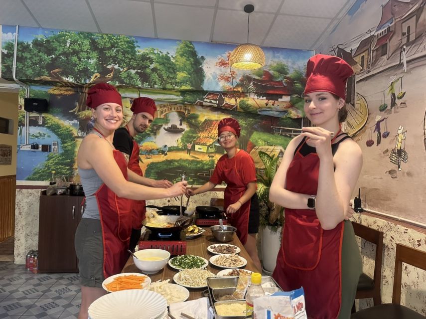 Hanoi: Old Quarter Market Tour and Cooking Class with Meal - Shopping in a Hanoi wet market