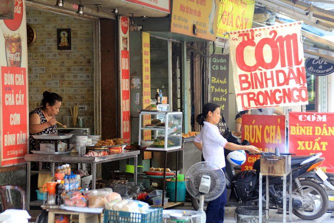Hanoi Private Trip: Explore local culture, monument, cooking class & puppet show - Making Vietnamese spring rolls before lunch