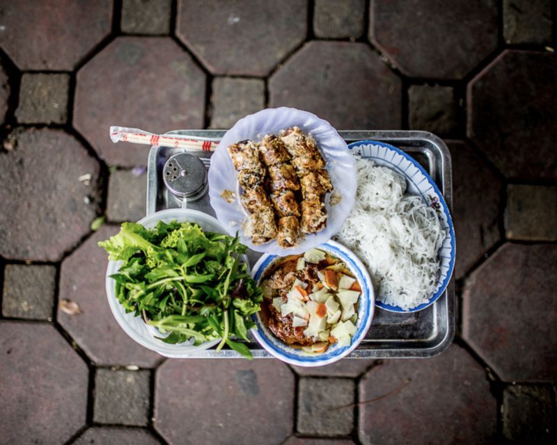 Hanoi’s Culinary: Authentic Cooking Class and Local Market - Choosing three dishes with the chef