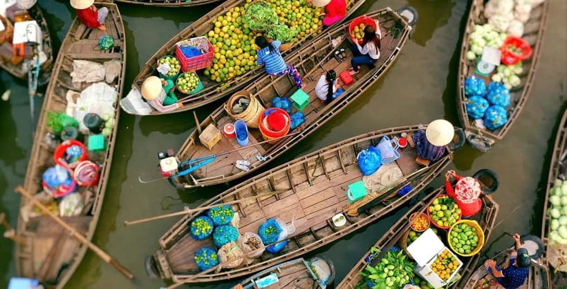 HCM: 2-Day Mekong Floating Market with Cooking & Bike Ride - Cai Rang Floating Market before breakfast settles in