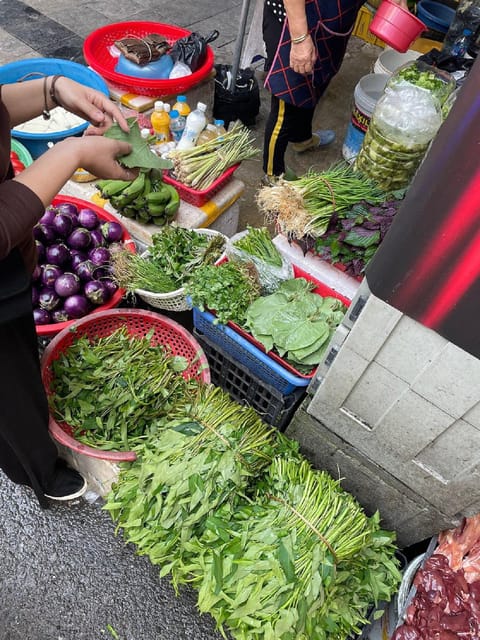 HCMc:Vietnamese Cooking Class with Local market tour & Meal - Recipes and the chef’s certificate