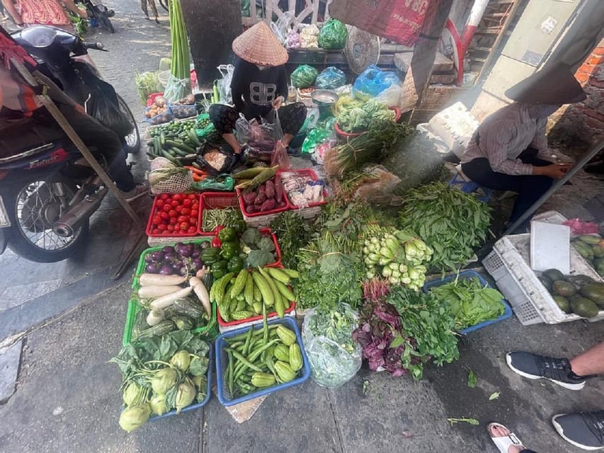 HCMc:Vietnamese Cooking Class with Local market tour & Meal - Starting at the market with a local instructor