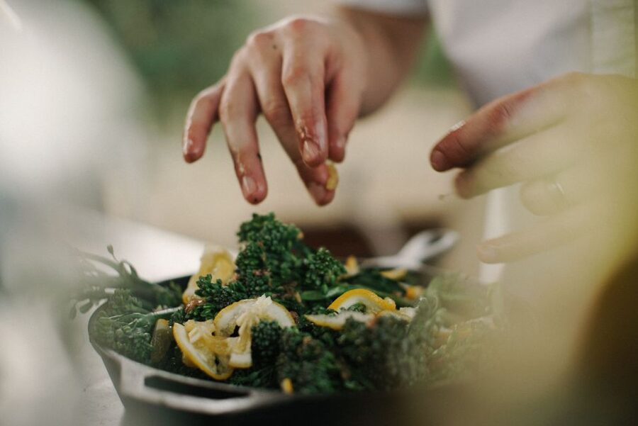 Heraklion: Cretan Cooking Lesson with Lunch in Arolithos - The guides make the difference