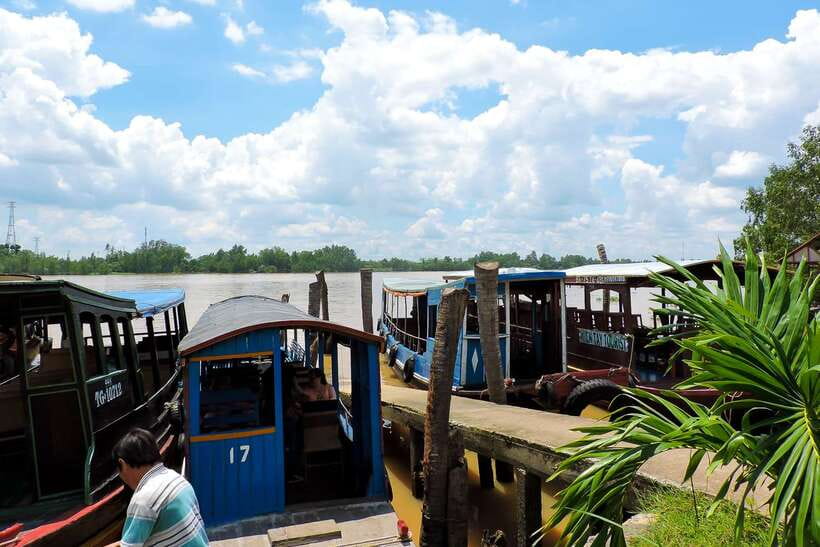 Ho Chi Minh City: Mekong Delta Tour with Sampan Journey - What the guides add to the day