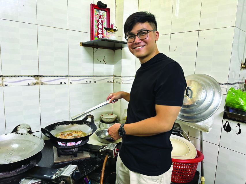 Ho Chi Minh: Local Cooking Class At Auntie's Home - Walking from the alleys to the local market