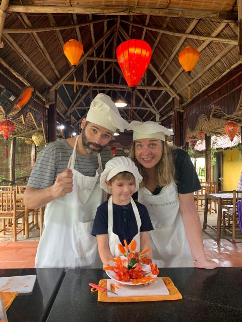 Hoi An: Authentic Cooking class in organic Herb Village - Starting at the local market