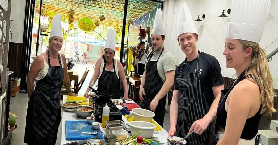 Hoi An Authentic Cooking Class with Pro Chef in Small group - The optional market visit before the lesson