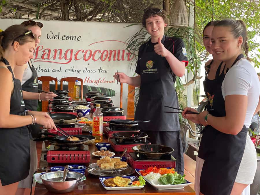 Hoi An: Authentic Vietnamese Cooking Class Tour - Rice paper, rice milk, and banh xeo