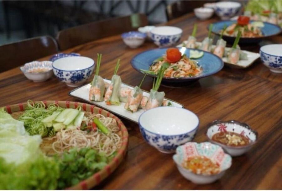 Hoi An: Cooking Class, Local Market & Basket Boat Experience - Timing, transport, and group size