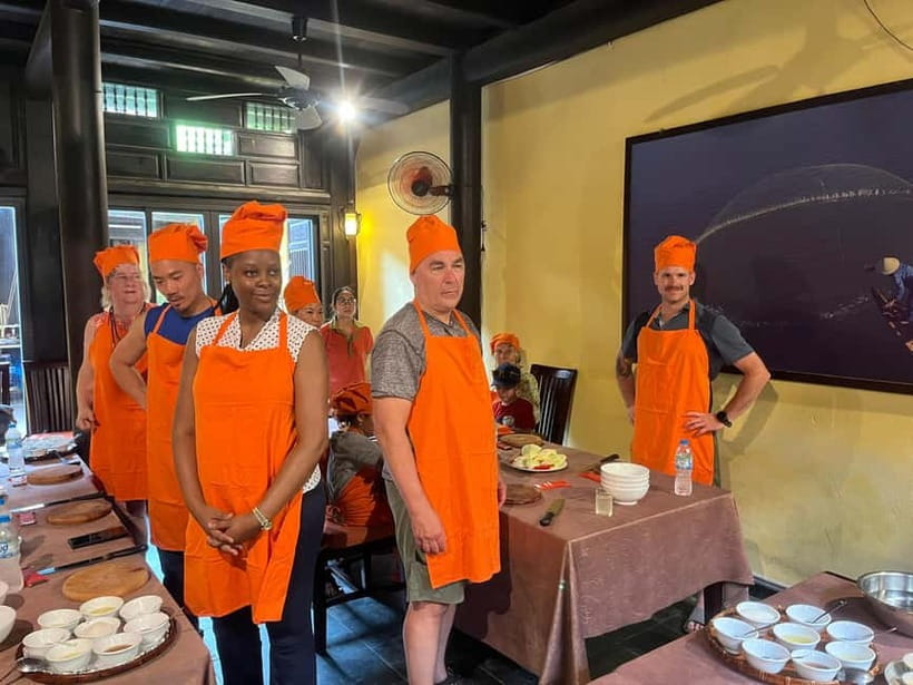 Hoi An: Cooking Class with Exploring Hoi An Market - Choosing ingredients with a practical purpose
