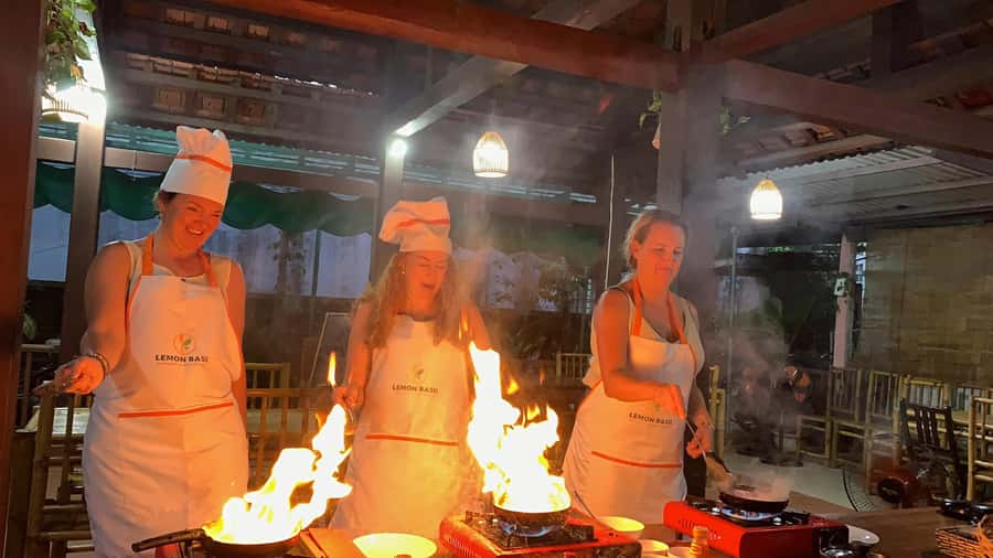 Hoi An : Cooking Class with Phở and Bamboo Basket Boat Tour - What the guides add to the experience
