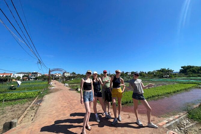 “Hoi An Countryside Cycling Tour–Farming Experience–Cooking Class - Guides, pace, and the private format