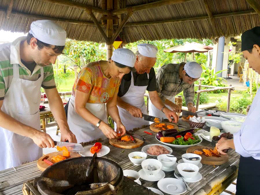 Hoi An : Lantern Making & Cooking Class With Local Family - Key points to know before booking