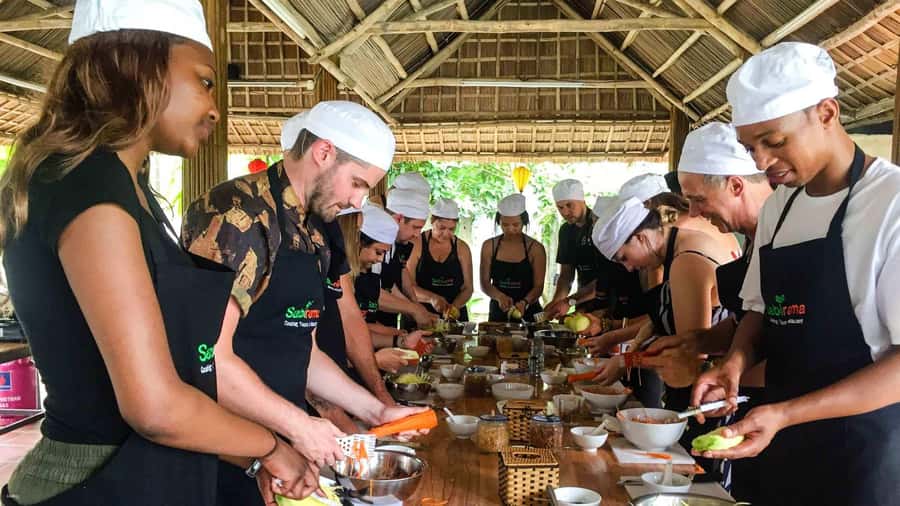 Hoi An : Lantern Making & Cooking Class With Local Family - A craft class with a useful souvenir