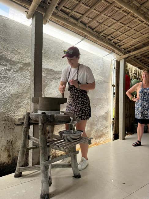 Hoi An: Local Family Cooking Class - Making Hoi An pancake from rice milk