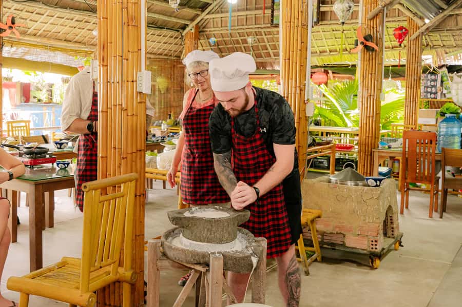 Hoi An: Market Experience with Optional Fishing and Cooking - The cooking class at Dragon Restaurant